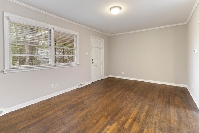 Building Photo - 1814 House Ave