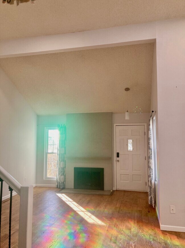 Living room - 919 S Granby Way