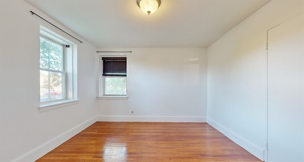 Building Photo - 461 Arborway