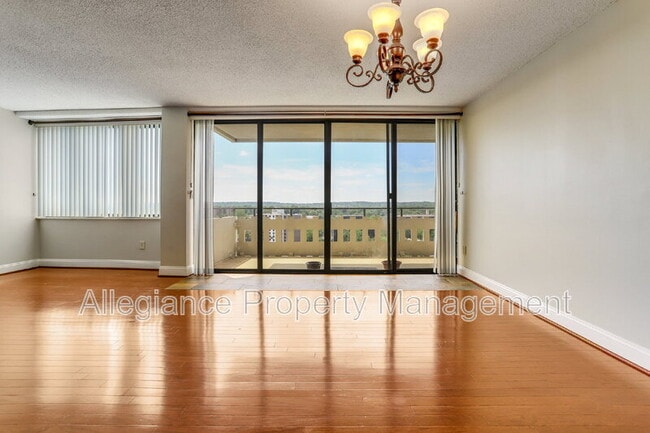 Building Photo - 6301 Stevenson Ave