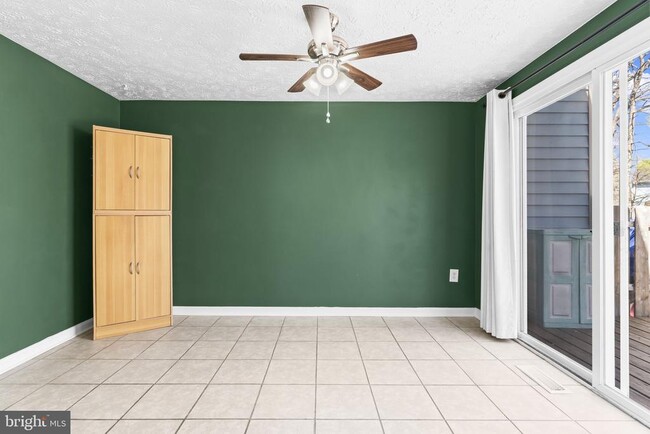 Building Photo - 4817 Kingfisher Ct