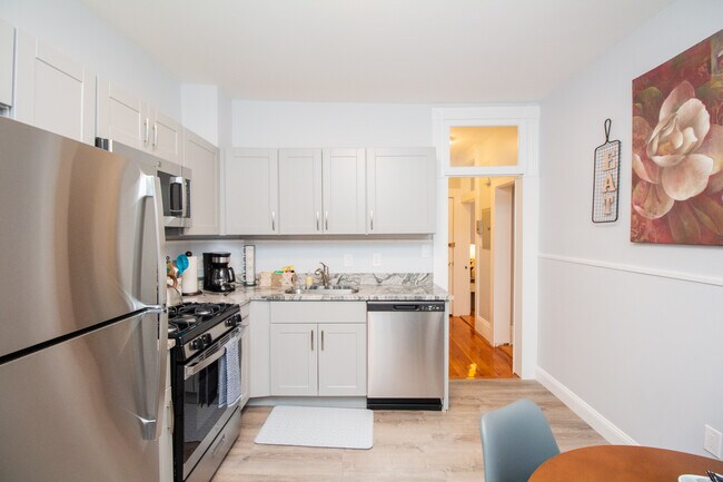 Building Photo - 636 Washington St