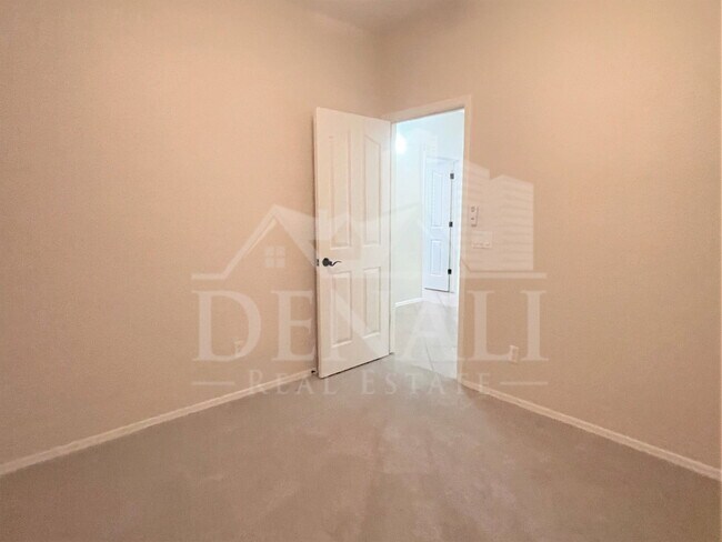 Building Photo - 30204 N 73rd Ave