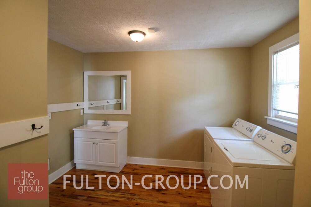 Building Photo - 123 Fuller Ave NE