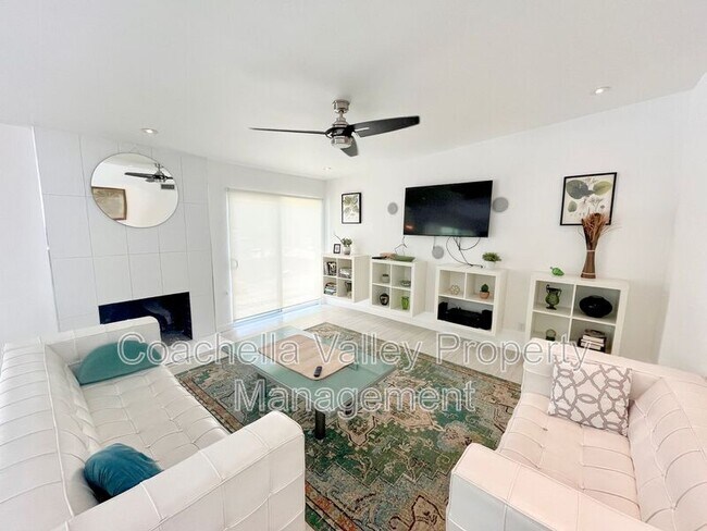 Building Photo - 2719 E Ventura Rd