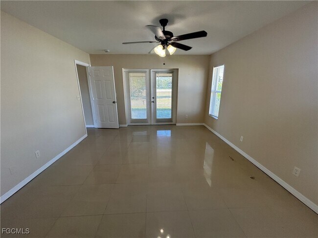 Building Photo - 3516 SW 15th Pl