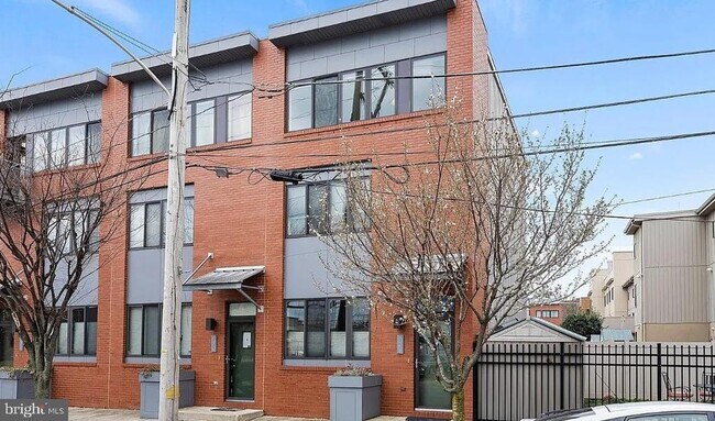 Building Photo - 928 Wallace St