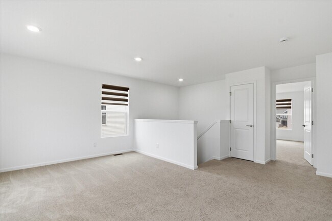 Building Photo - 709 Risdon Trail S