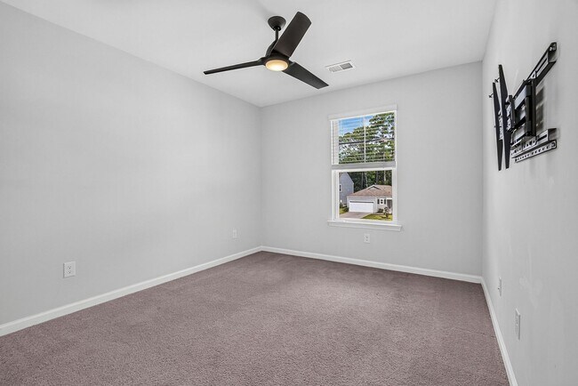 Building Photo - 123 Sweet Cherry Ln