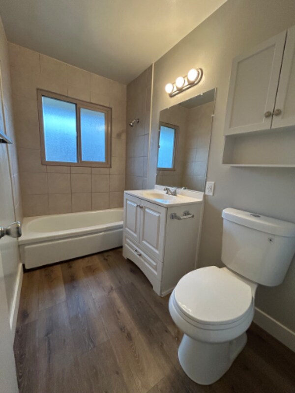 Building Photo - 3325 E Clinton Ave