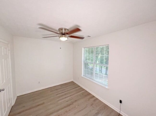 Building Photo - 7155 Pineneedle Dr SW