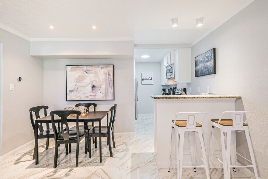 Building Photo - 2507 Montrose Blvd