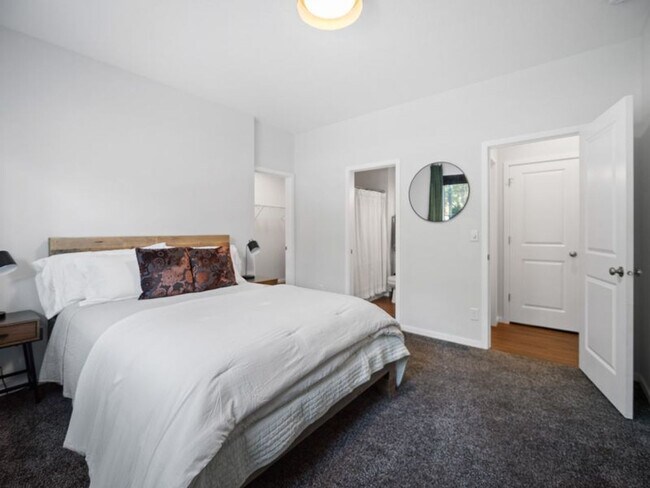 Building Photo - Desirable Kendall Yards Townhouse – Modern Living Near Downtown Spokane (Furnished)