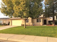 Building Photo - Beautiful 3 Bed 2 Bath in Riverlakes Community - Northwest Bakersfield- $2,350 Rent