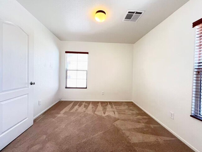 Building Photo - 11143 Ranch Valley St