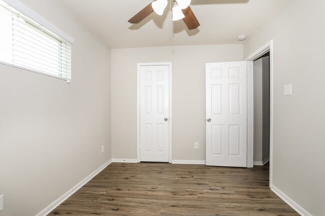 Building Photo - 16738 N Gull Dr