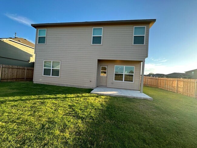 Building Photo - 220 Otter Rd