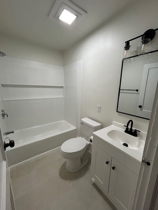 Building Photo - 408 Orchard Dr