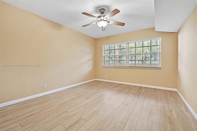 Building Photo - 933 Cypress Grove Dr