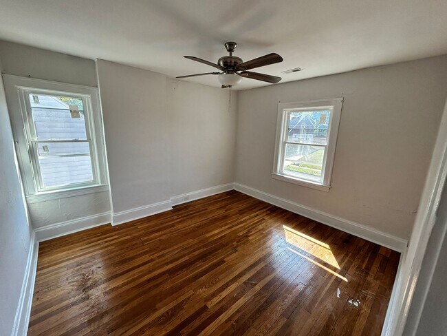 Building Photo - Charming & Spacious Single-Family Home – Pets Welcome!