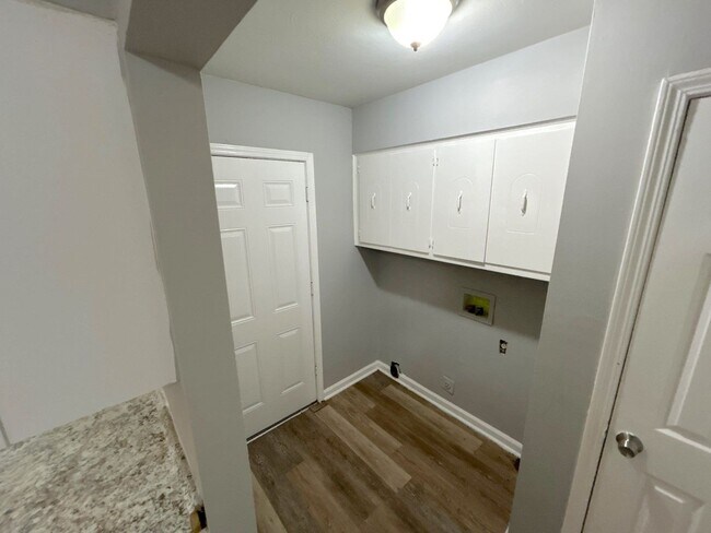 Building Photo - 3436 Ridgemont Ave