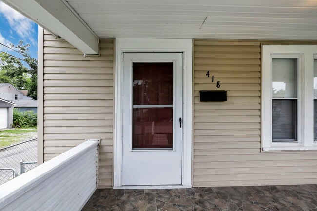 Primary Photo - 418 Townsend Ave