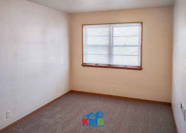 Building Photo - 131 Southview Dr