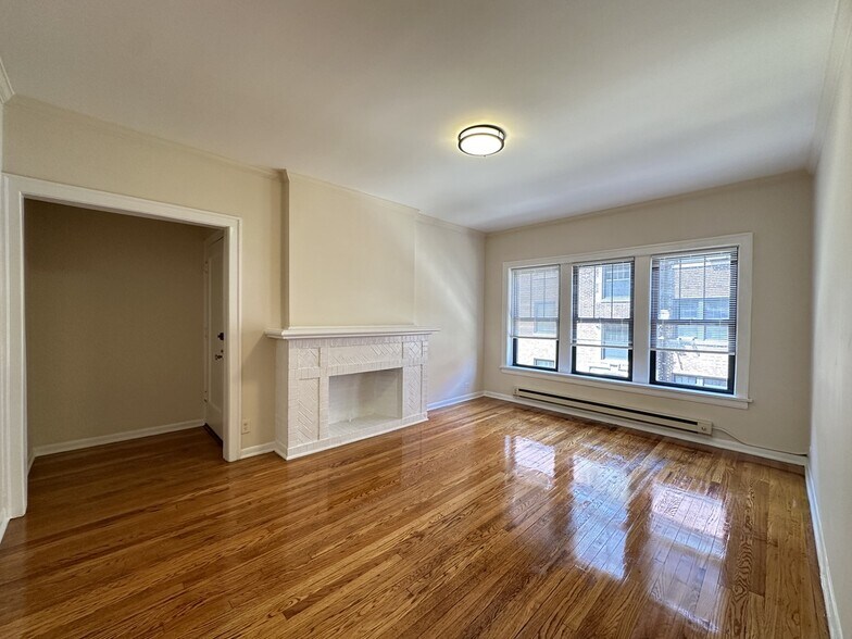 Building Photo - 1316 Oak Ave