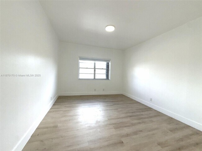 Building Photo - 19135 NW 82nd Cir Ct