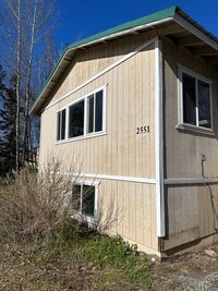 Building Photo - 2 bedroom | 1 bathroom | Single Family | B...