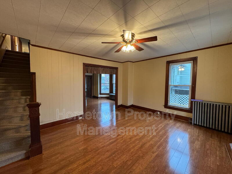 Building Photo - 430 Market St