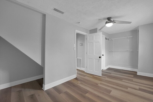 Building Photo - Spacious 4 Bedroom Single Family Home – Fe...