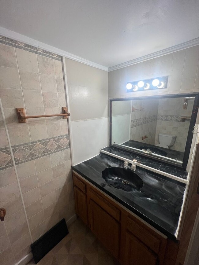 Building Photo - Spacious 4 Bedroom Hamilton, MI