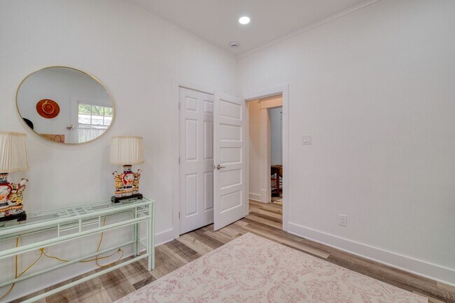 Building Photo - Top of the line remodeled 5 BED in the har...