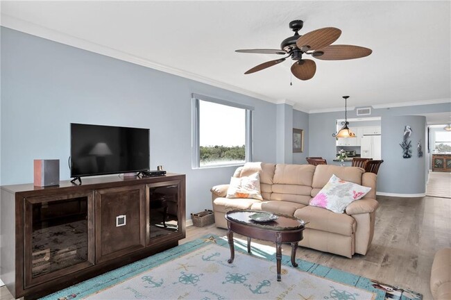 Building Photo - 6061 N River Run Dr
