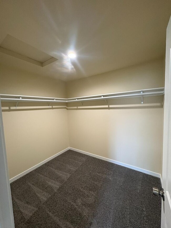 Building Photo - 9005 Nafizah Way