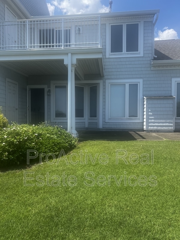 Building Photo - 9468 Bay Front Dr