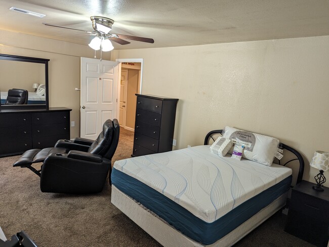 Primary Photo - 323 Zuniga St