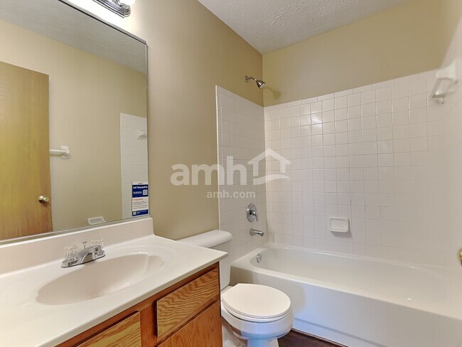 Building Photo - 6585 Taylor Trace Ln