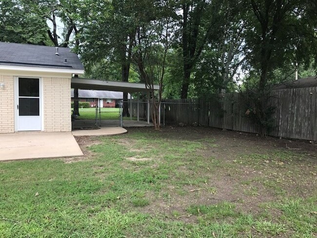 Building Photo - Beautiful 3 bedroom home! 1/2 off 1st month rent!!!