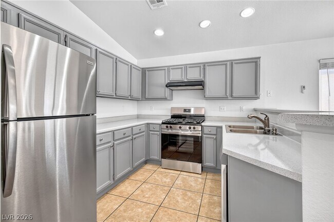Building Photo - 5683 Halvern Ave