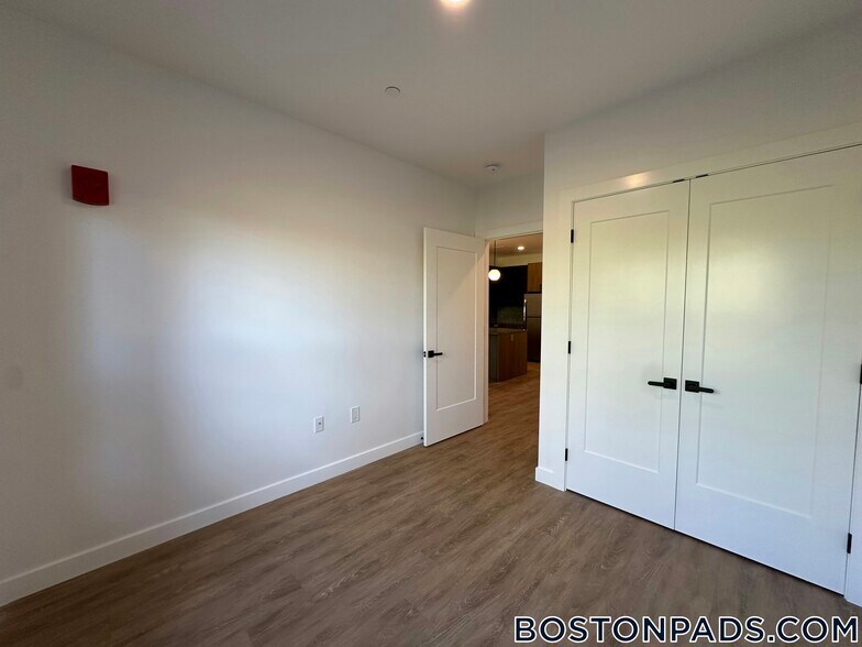 Building Photo - 199 Gardner St