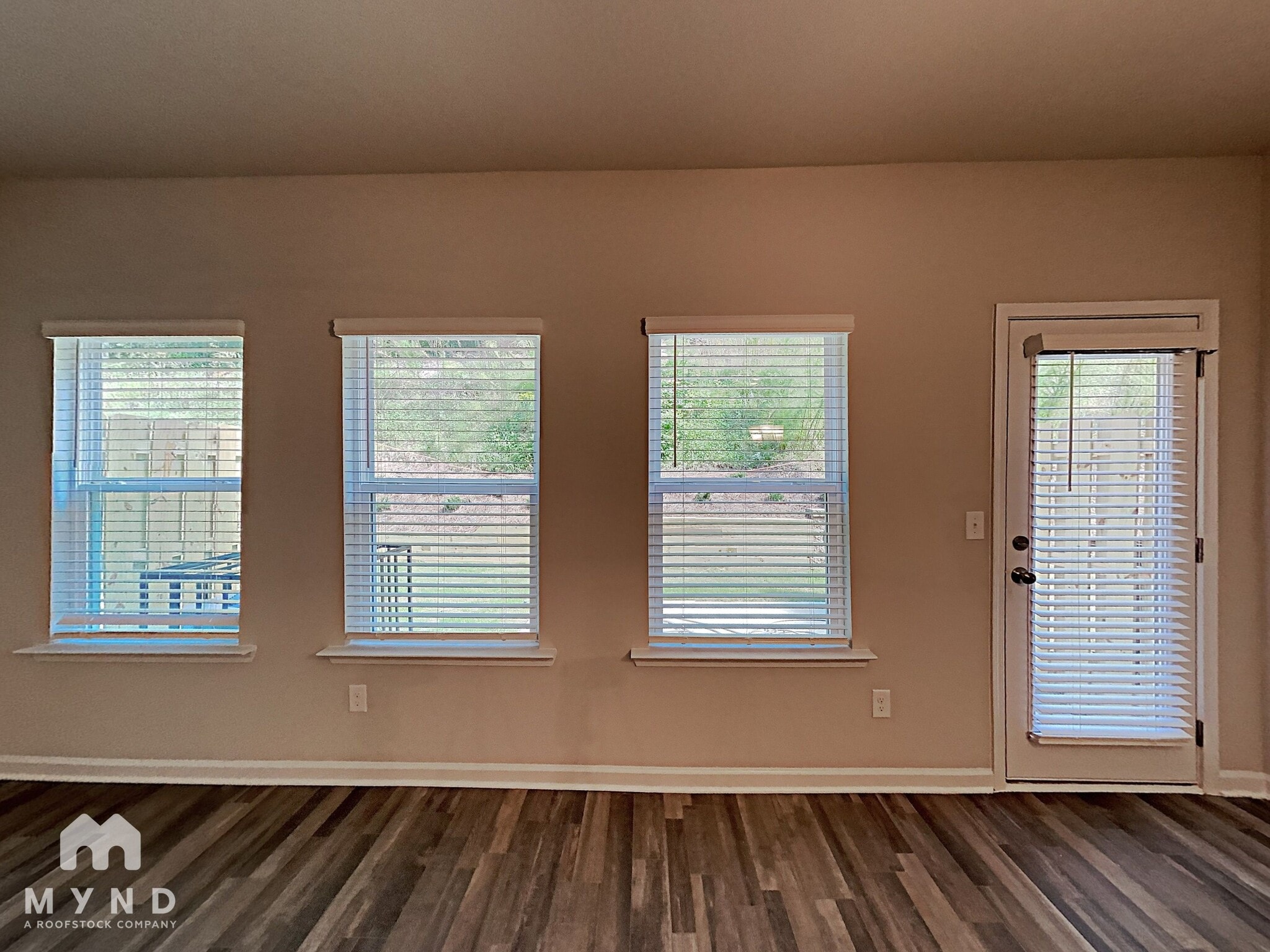 Building Photo - 4940 Lower Elm St