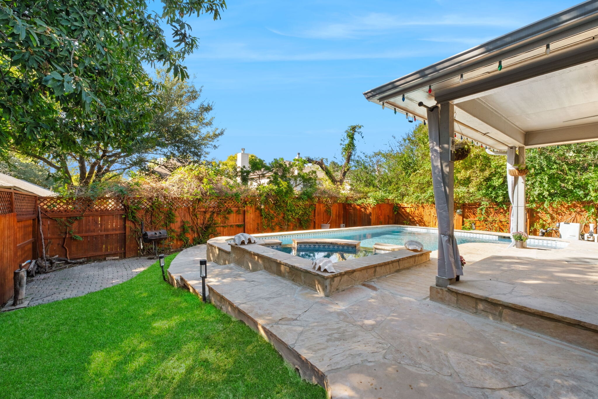 Building Photo - 12211 Hart Crest