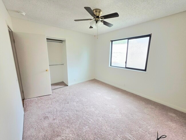 Building Photo - 40329 Sagewood Dr