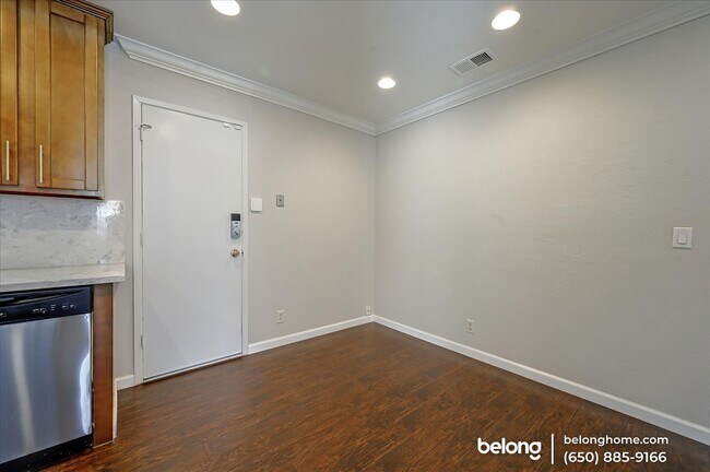 Building Photo - 3700 Athy Dr