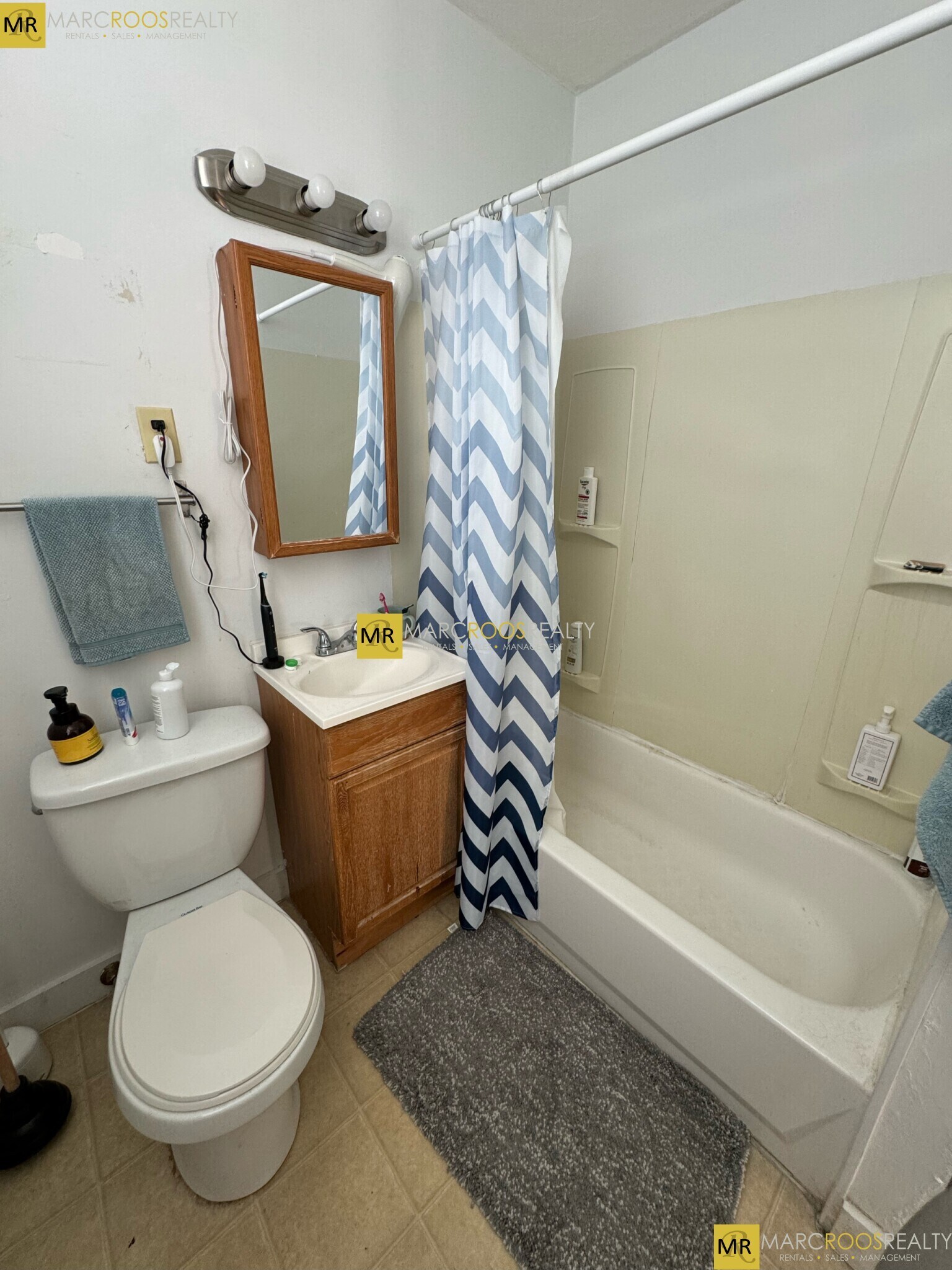 Building Photo - 461 Beacon St