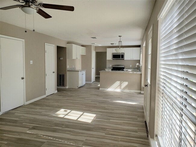 Building Photo - 1911 Richmond Vantage Dr