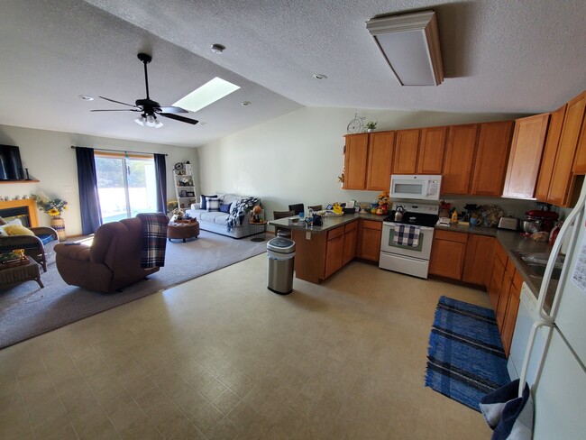 Building Photo - 117A Hialeah St