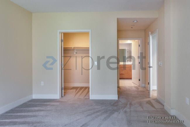 Building Photo - 438 W Grand Ave